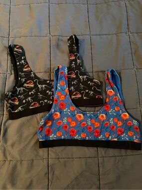 2 MeUndies Blue Floral & Black Jurassic Print Bralettes